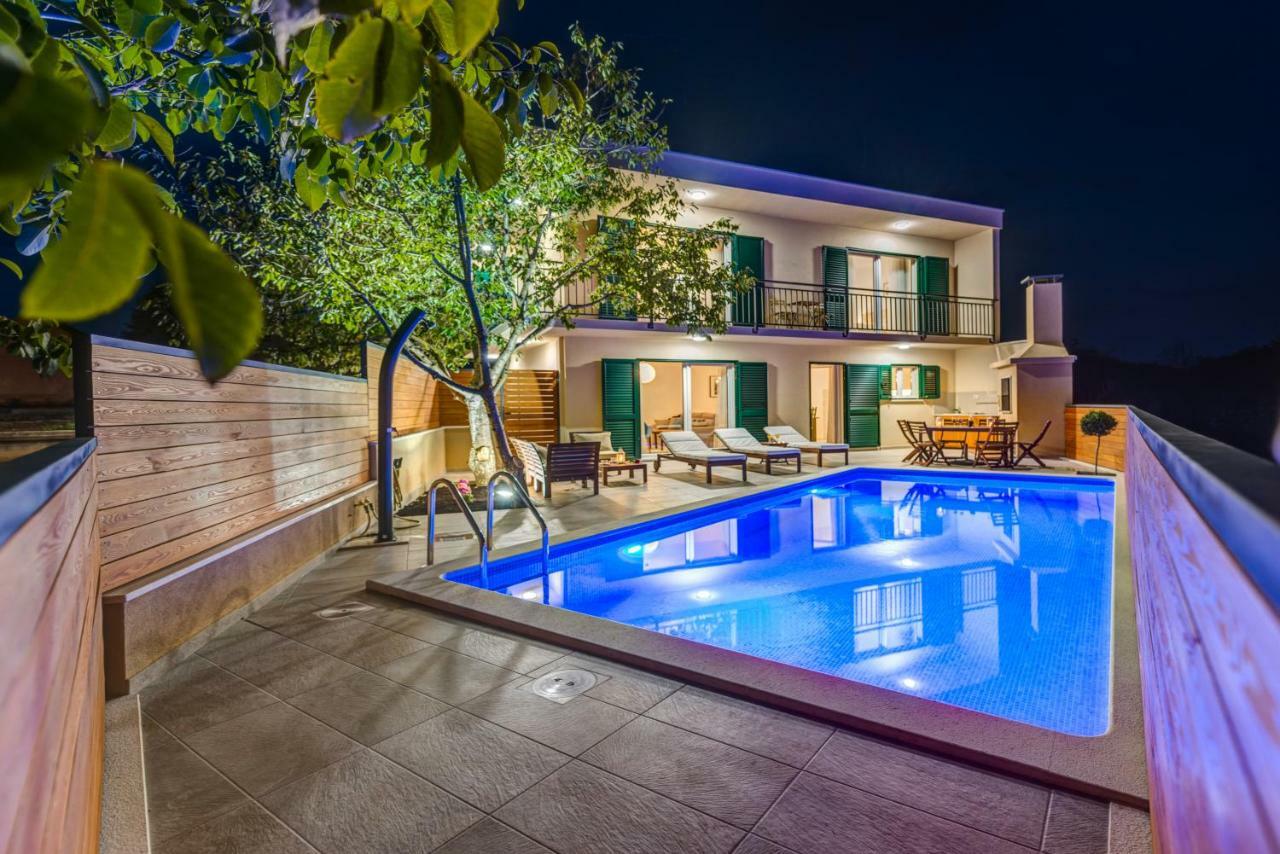 Villa Nika Bisko Bagian luar foto
