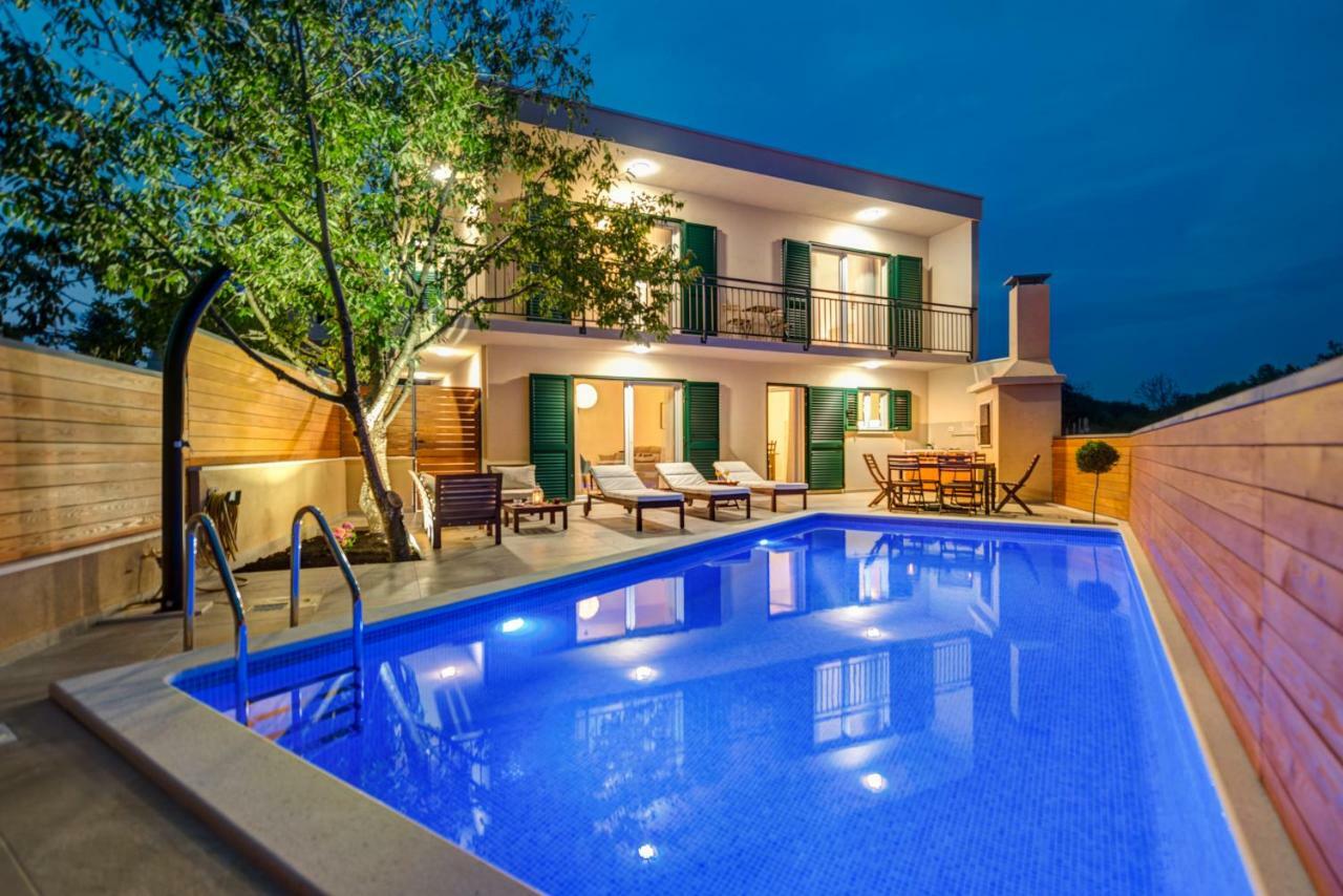 Villa Nika Bisko Bagian luar foto